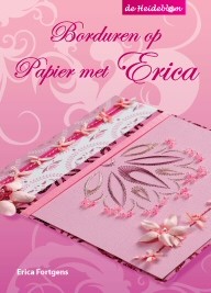 Boekjes met borduren op papier voor wenskaarten